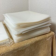 A4クリアファイル／硬い質のもの、柔らかい質のもの、両方が大量にあります。の画像