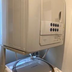 お取引日限定　東芝衣類乾燥機➕専用台の画像