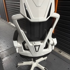 イス2つ譲ります！21日17時〜18時頃取りに来れる方でお願い致します。の画像