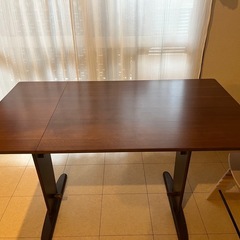 家具　ダイニングテーブル