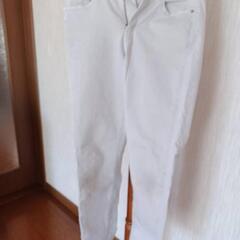 【UNIQLO JEANS】 白ジーンズ