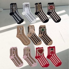 [新品未使用] ブローチ付きおしゃれ靴下の画像