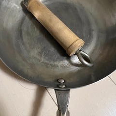 鉄製フライパンとユニフレームまな板の画像