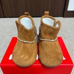 後ろ姿が可愛すぎるくまさんのもこもこブーツ　約12〜12.5cmの画像