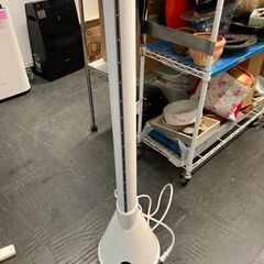 ☆中古￥3,800！モダンデコ　温風機能付きスリムタワーファン　...