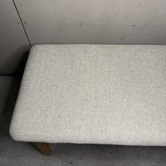 【495】ベージュファブリックベンチの画像