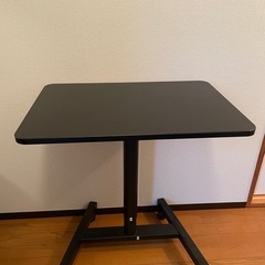 昇降式テーブルの画像
