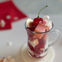 食べられないスイーツ✨桜とチェリーのトライフルの画像