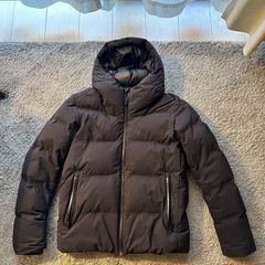 ユニクロ　シームレスダウンパーカ　M ブラック