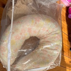 授乳クッション　使用感ありの画像