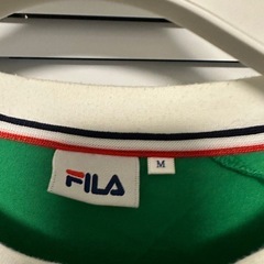 FILAのグリーンTシャツ、の画像