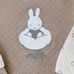 🐰95cm女の子 ミッフィーふわふわトレーナー🐰の画像
