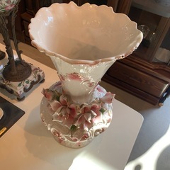 出張買取実施中★バラの花瓶　陶器の画像