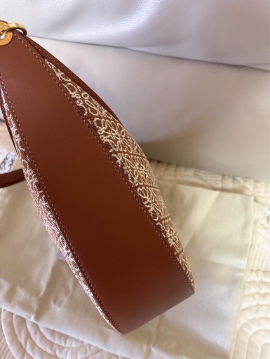 LOEWEロエベ ルナアナグラムバッグショルダーバッグ トートバッグ未使用新品