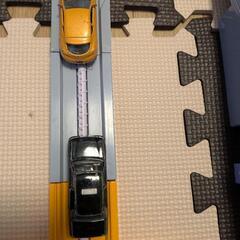 トミカ　道路やプラレールと連結の画像