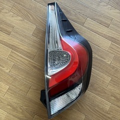 3型アクア右テール