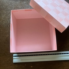 ピンク箱の画像