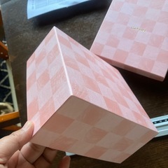 ピンク箱の画像