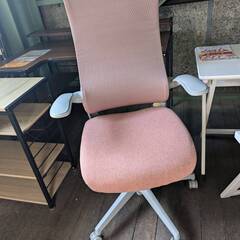 ピンクオフィスチェアです♪の画像