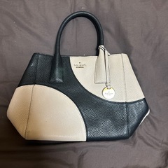 決定(未使用)ケイトスペードのショルダー付きバッグ