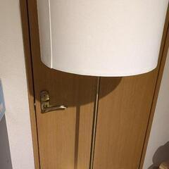 間接照明　フロアランプ　IKEAの画像