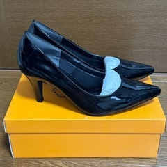 【新品未使用品】黒のエナメルパンプス LLサイズの画像