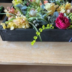 プリザーブドフラワーとフェークグリーンのハンドメイドの画像