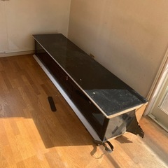 テレビボードの画像