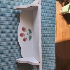 イチゴ🍓ステンシルのシェルフ