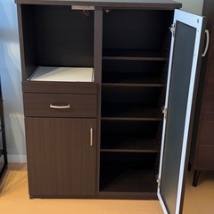 食器収納棚　の画像