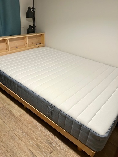 IKEA ヴァレヴォーグダブルベッドフレーム付き