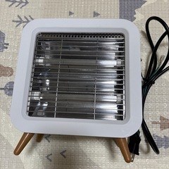 【美品】小型 電気ヒーター 電気ストーブ