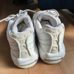 NIKE AIR MAX95 ESSENTIAL ナイキ　エアマックス スニーカーの画像