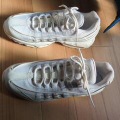 NIKE AIR MAX95 ESSENTIAL ナイキ　エアマックス スニーカーの画像