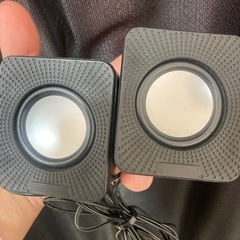 スピーカー２つの画像