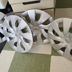 ❖トヨタ純正　ホイールキャップ４枚❖15インチ用　手渡し取引のみ...