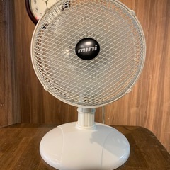 4/17高さ20cm ミニ扇風機 デスクファン 
