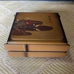 2段の重箱　縦横18cm
