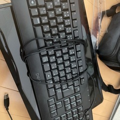 モニター　キーボードの画像