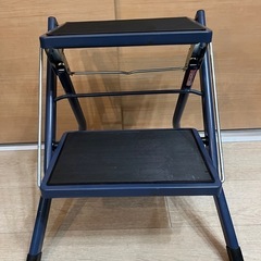 折りたたみ脚立、ラック
