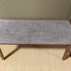 取引中　長椅子