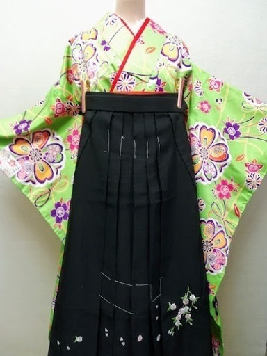 女子袴　 黒地桜刺繍　S ユーズド美品　