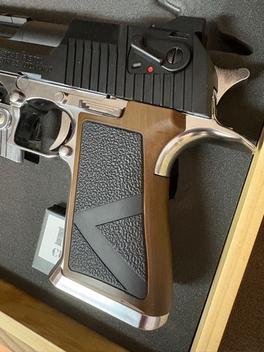 東京マルイ 「バイオハザードRE2」ライトニング・ホーク Amazon | 東京