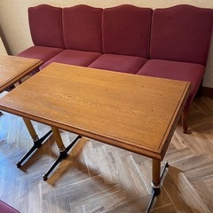 業務用椅子とテーブル