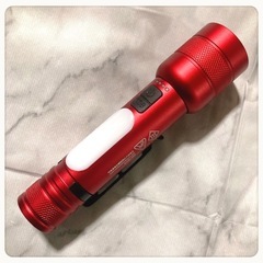 ꒰未使用꒱充電式 強力ライト 赤 アウトドアの画像