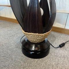 木目調オブジェ照明の画像