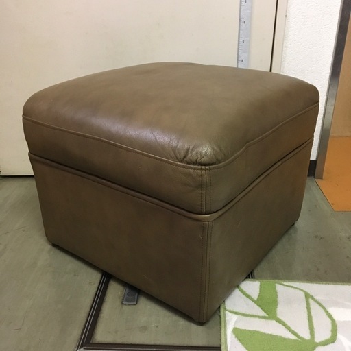 レザー調オットマン