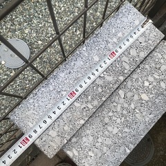 値下げ 定価1本800円程度 透水性インターロッキング ブロック30cm×10cm レンガ ガーデニング  DIY 約90個  の画像
