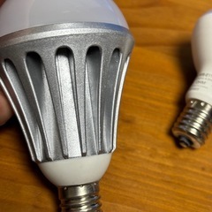 LED人感センサーライト5個の画像