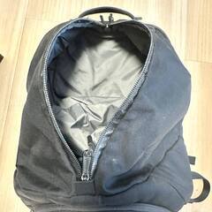 （中古品、ファスナーが壊れています）Aer Fit Pack 2  リュックサック (欲しい方は、引っ越しますのでお早めにご連絡ください)の画像
